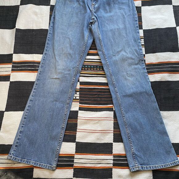 LL Bean Classic Fit Straight Denim Jeans. Size 8 T. Medium Wash. Cotton/Spandex. - Picture 8 of 13